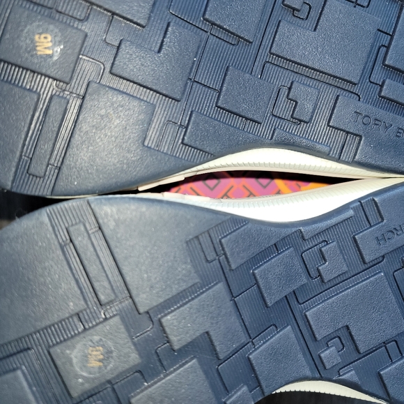 🤑 SOLD!!!! Tory Burch Sneakers - Picture 7 of 10